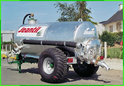 Ensemble monocoque avec ch&acirc;ssis tube int&eacute;gr&eacute;