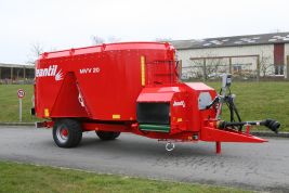 Futtermischwagen mit 2 vertikalen Schnecken und Förderband:

MVV 20 C