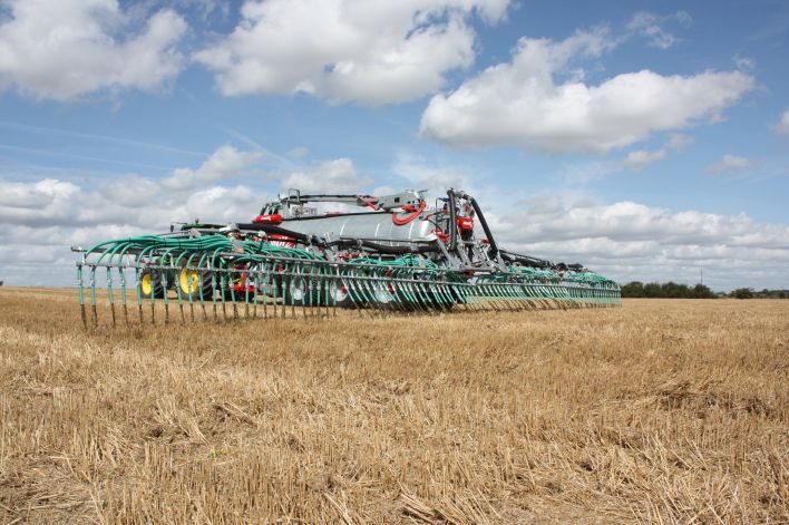 Spreading hanging boom